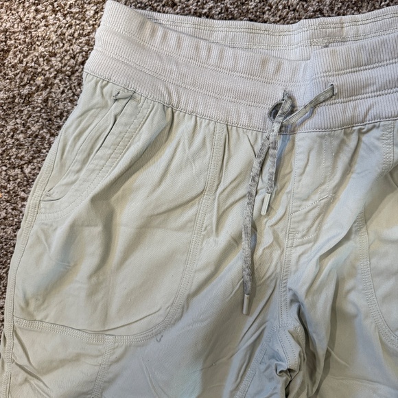 The North Face Women's Capris - Light Cream - Picture 2 of 6